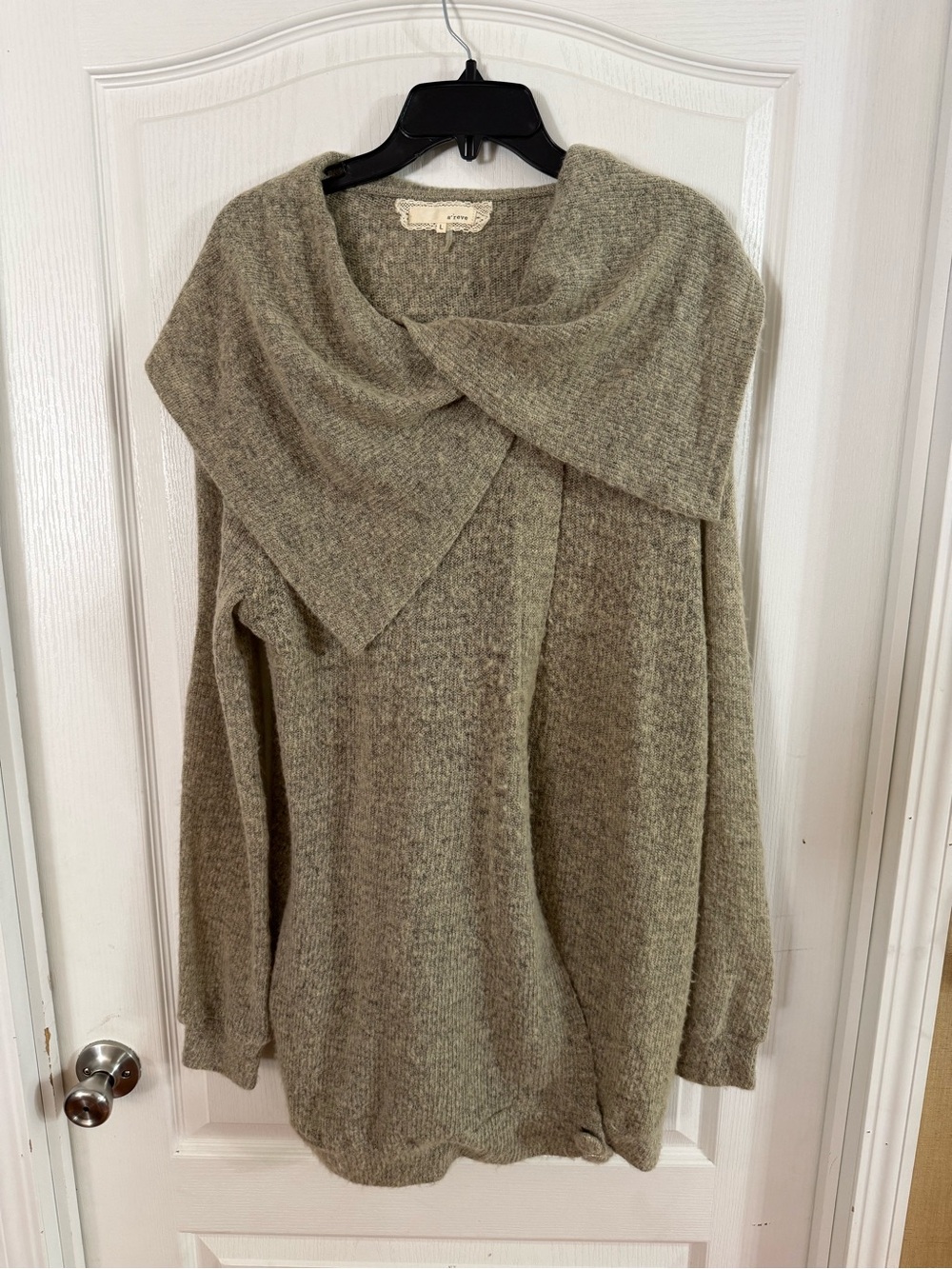 a’reve Women’s Oversized Wrap Style Sweater Sz L. SP-55